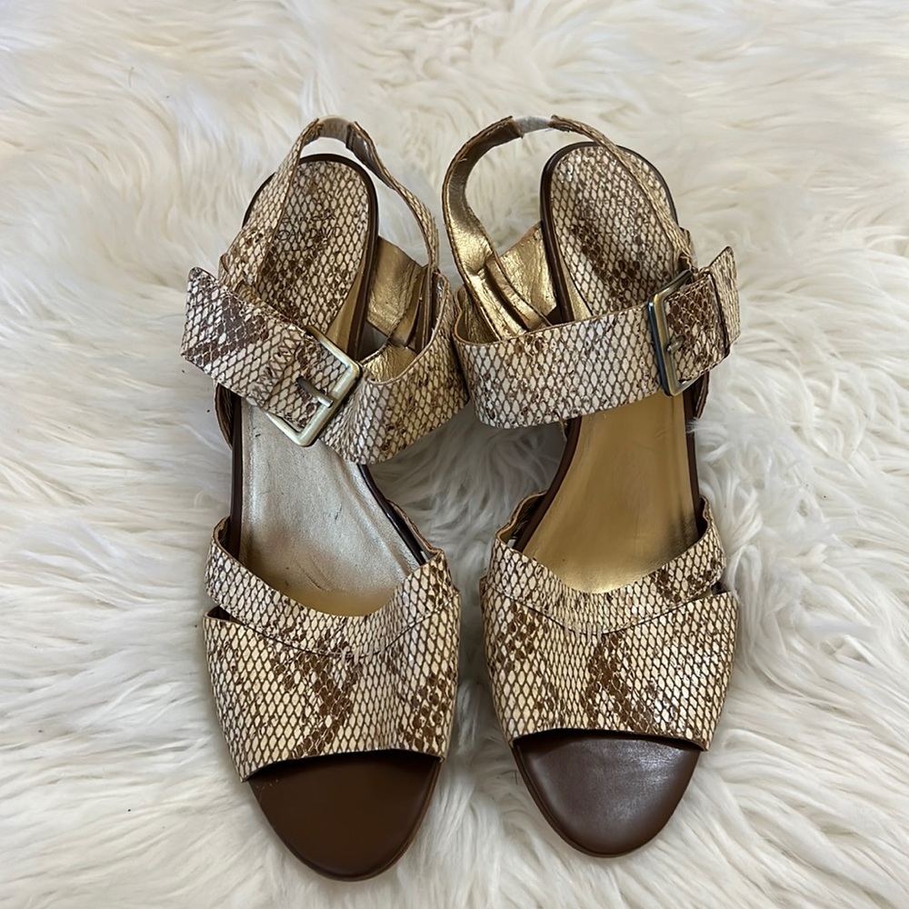 Joan and David brown heels size 10